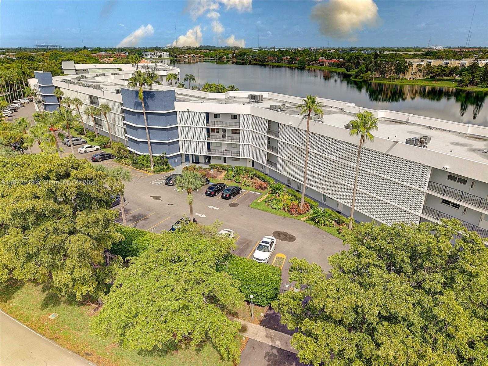 Small Image of 879 NORTH EAST 195TH ST #228, Miami Number 51