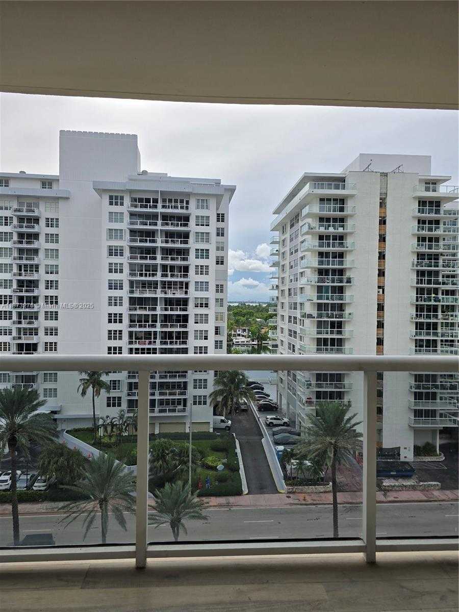 Small Image of Miami Beach Number 14