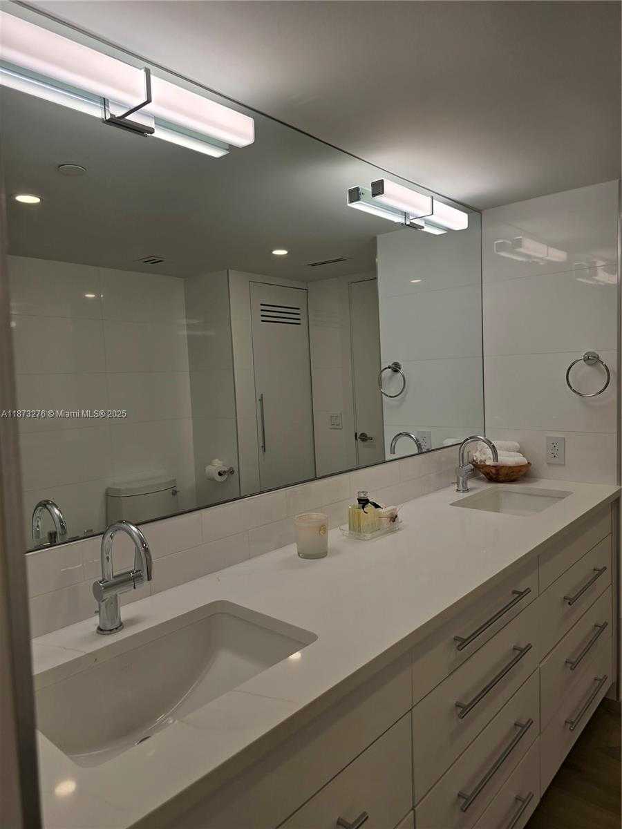 Small Image of Miami Beach Number 22