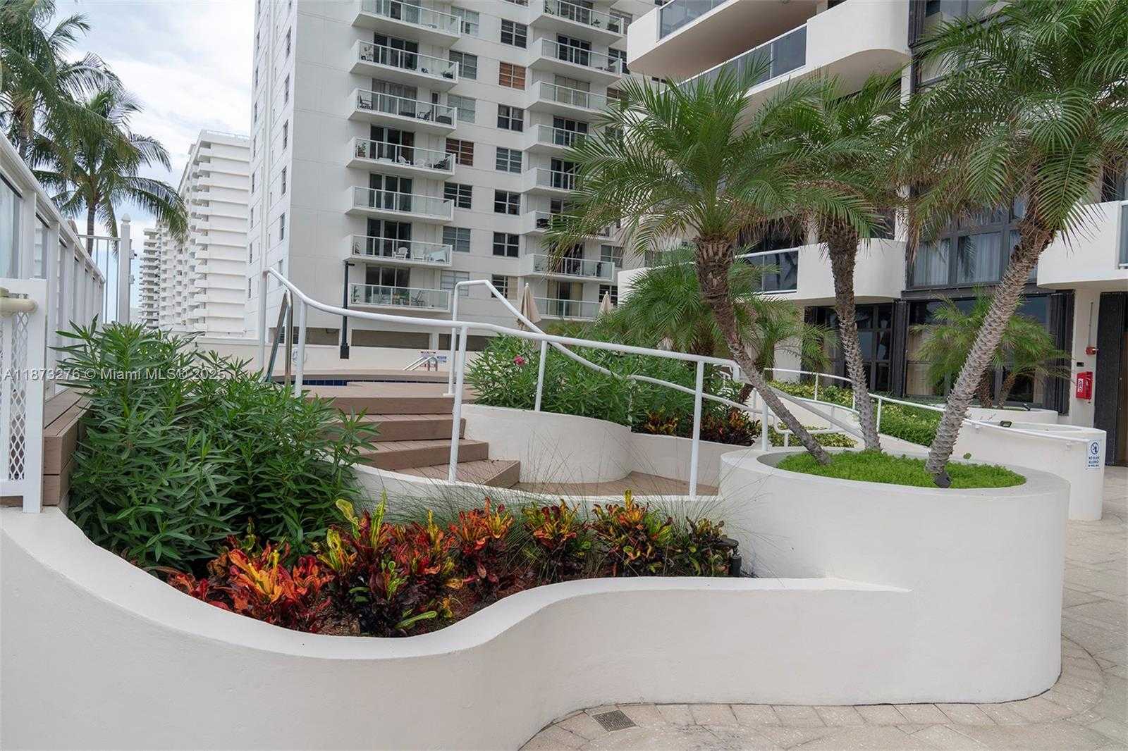 Small Image of Miami Beach Number 33