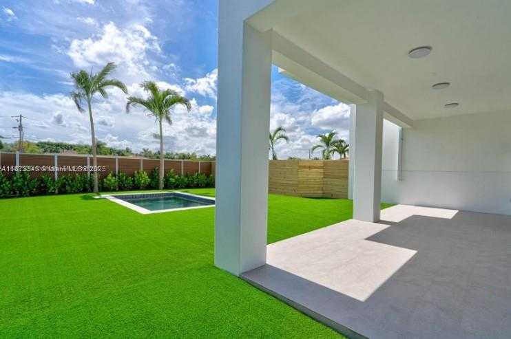 Small Image of 3909 SOUTH WEST 138TH AVE, Miami Number 6