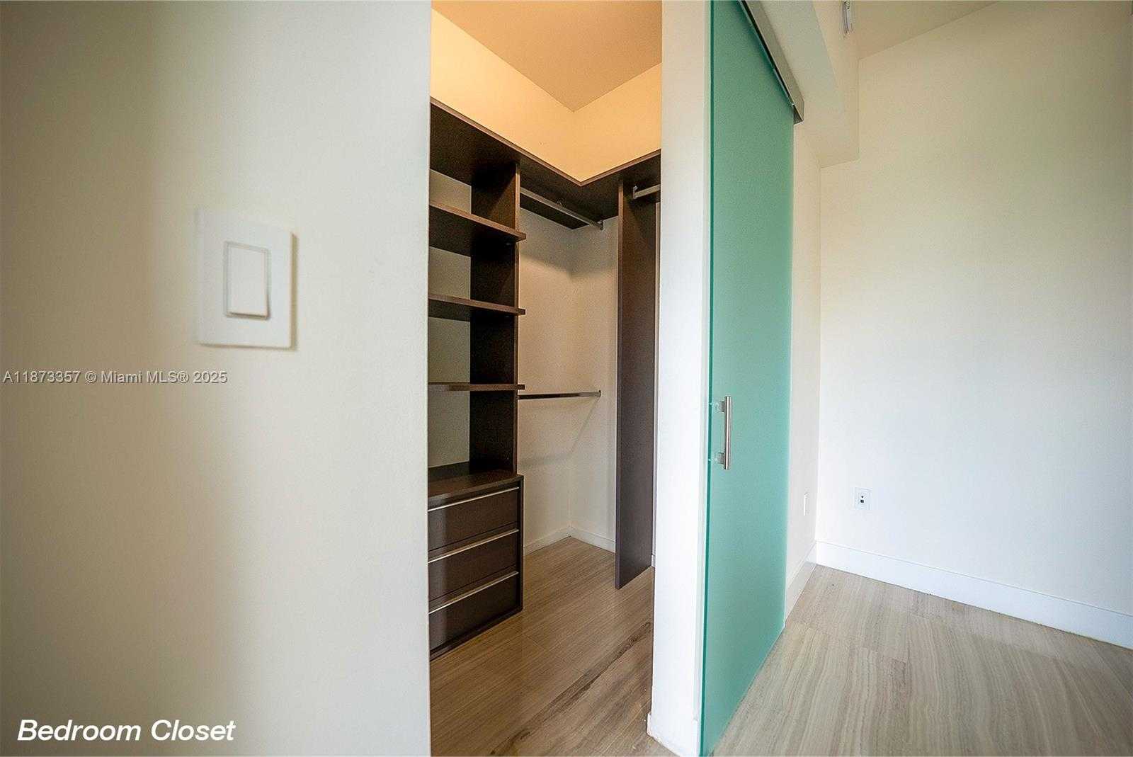 Small Image of 1451 BRICKELL AVE #2706, Miami Number 10