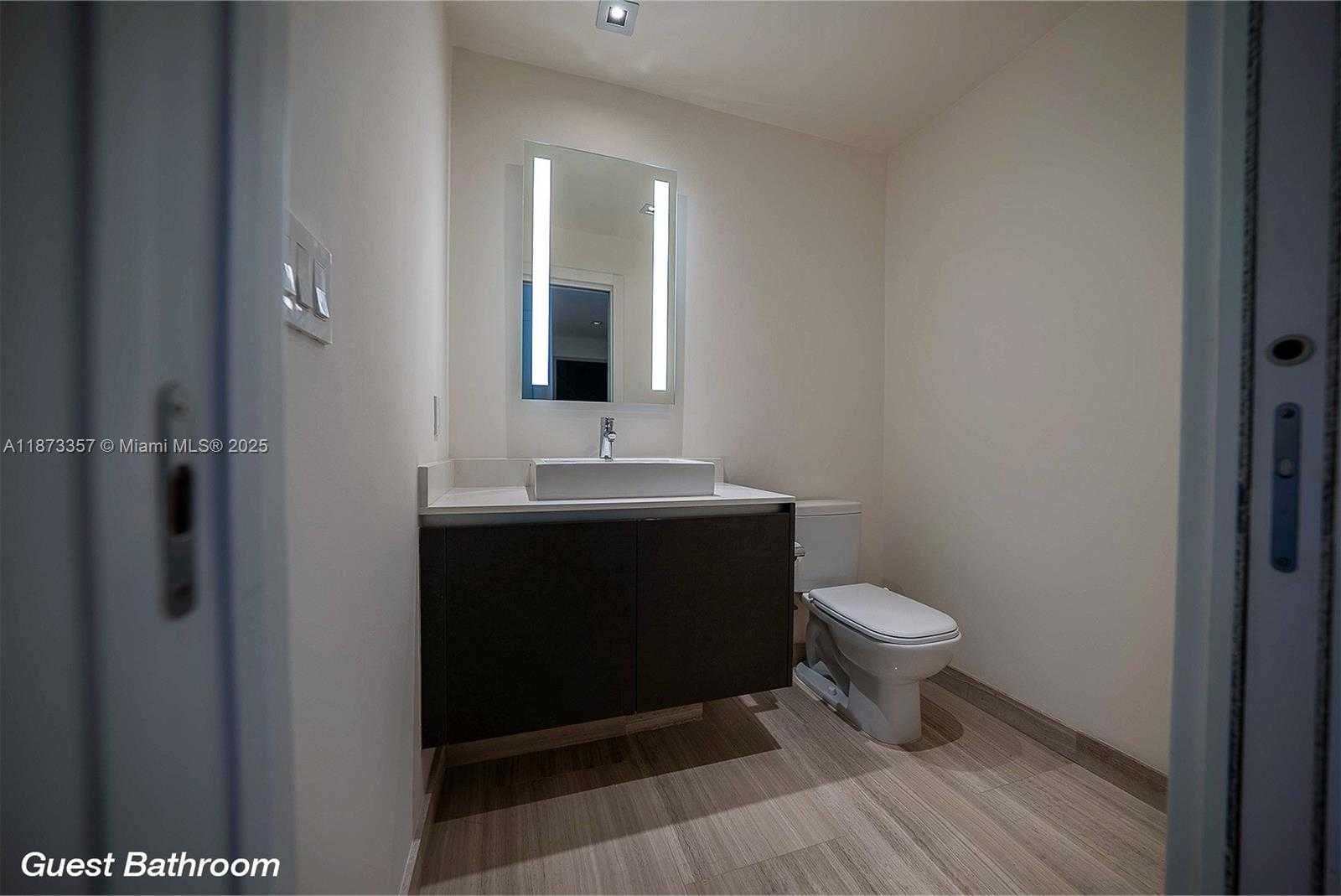 Small Image of 1451 BRICKELL AVE #2706, Miami Number 11