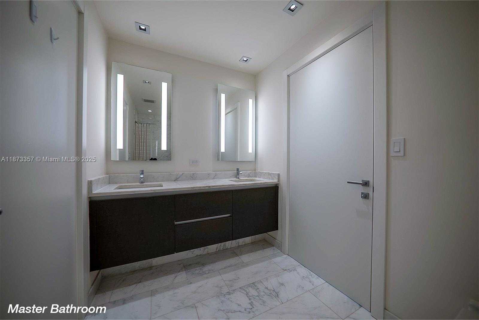 Small Image of 1451 BRICKELL AVE #2706, Miami Number 12