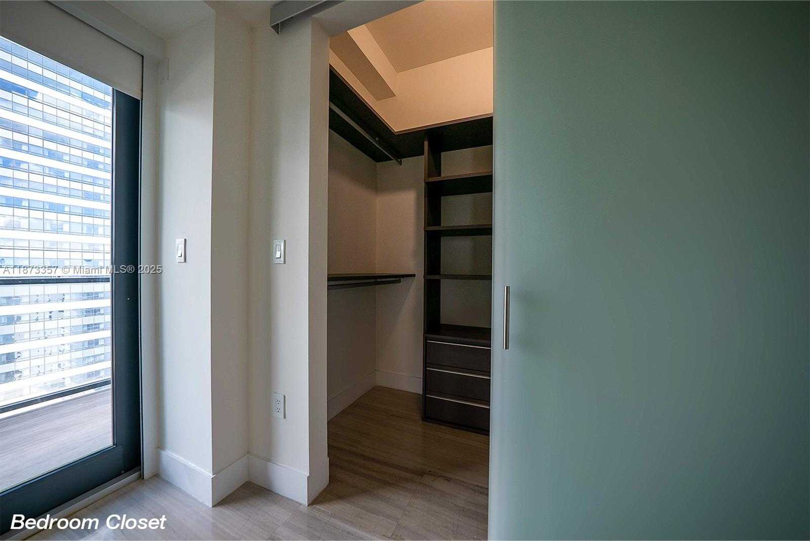 Small Image of 1451 BRICKELL AVE #2706, Miami Number 9