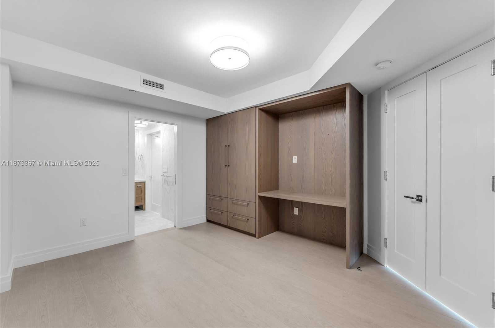 Small Image of 10 VENETIAN WAY #1903, Miami Beach Number 10