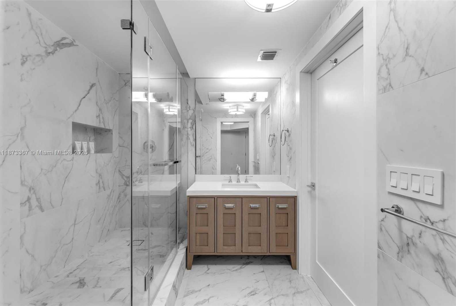 Small Image of 10 VENETIAN WAY #1903, Miami Beach Number 12