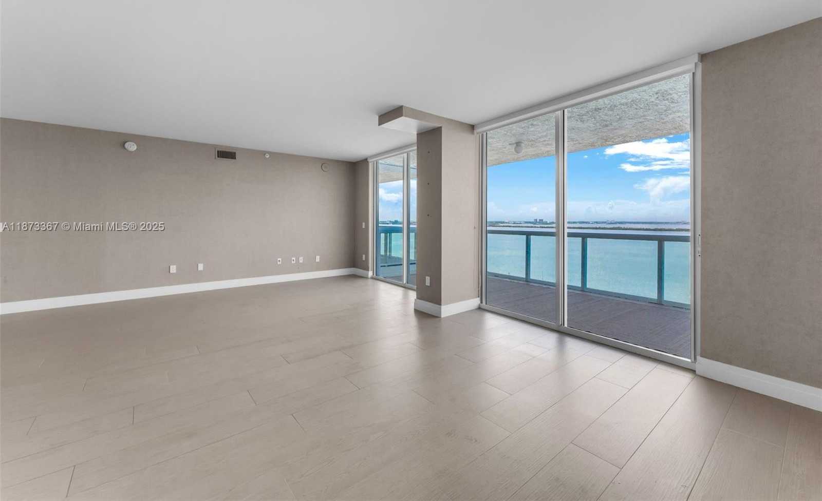Small Image of 10 VENETIAN WAY #1903, Miami Beach Number 3