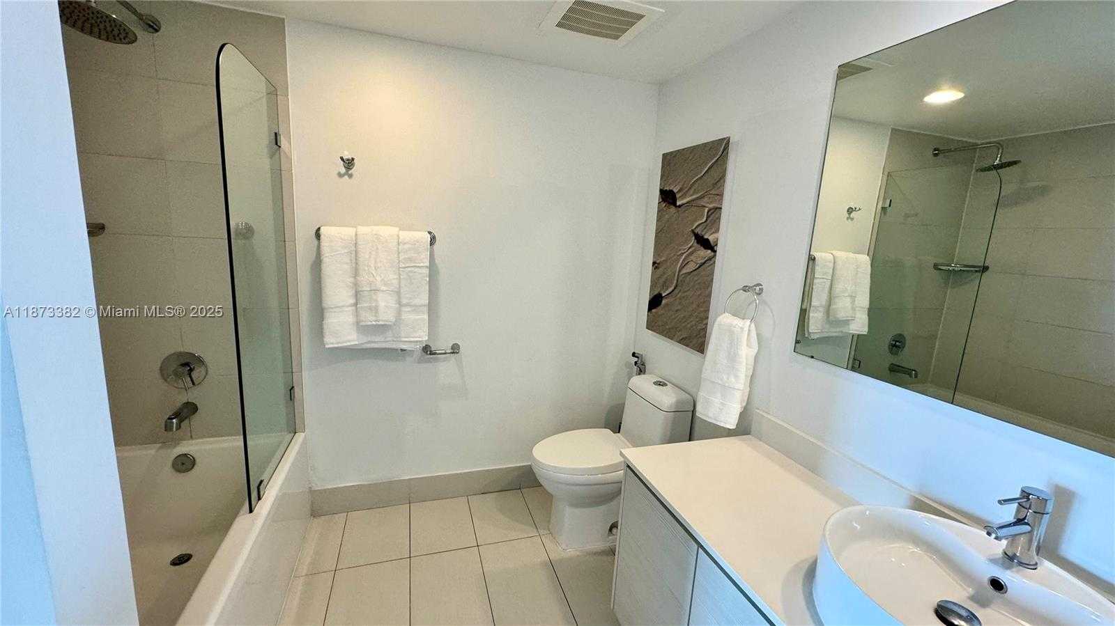 Small Image of 2600 Hallandale Beach Blvd, Hallandale Beach, FL 33009, USA Number 12