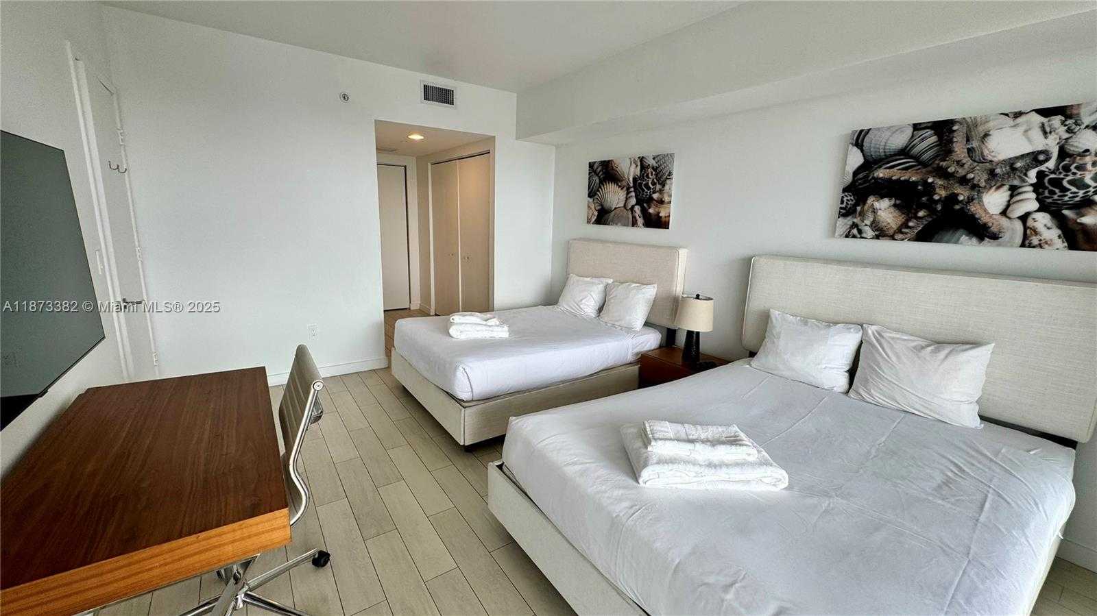 Small Image of 2600 Hallandale Beach Blvd, Hallandale Beach, FL 33009, USA Number 20