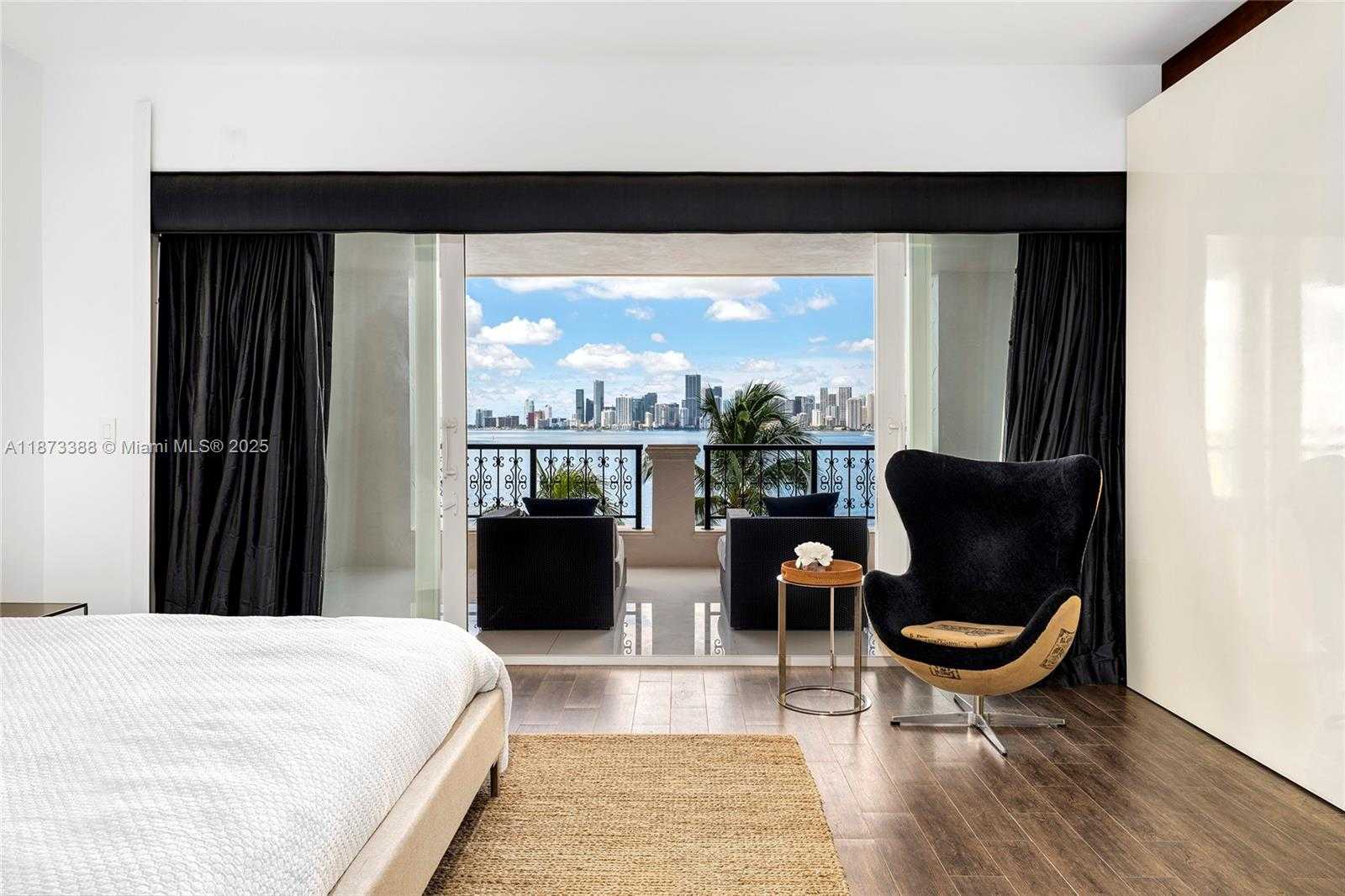 Small Image of 5344 FISHER ISLAND DR #5344, Miami Number 18