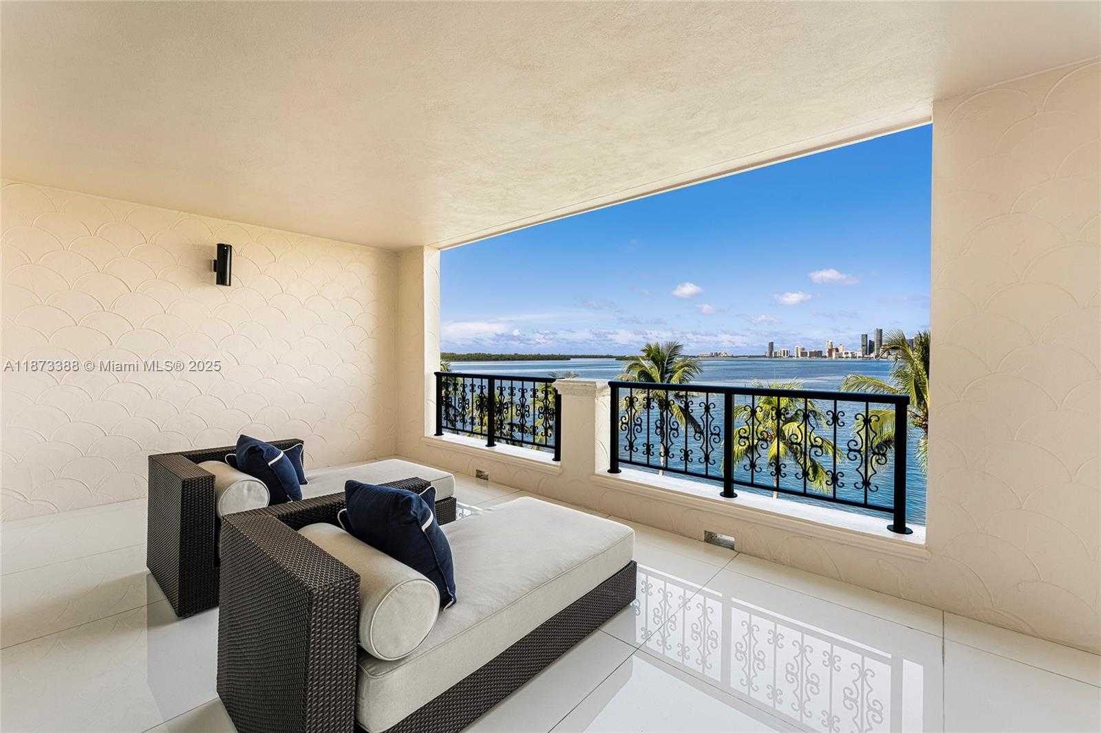 Small Image of 5344 FISHER ISLAND DR #5344, Miami Number 19
