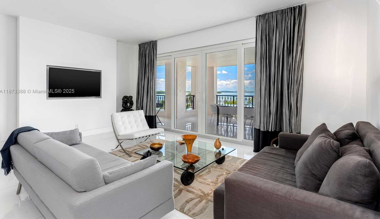 Small Image of 5344 FISHER ISLAND DR #5344, Miami Number 2