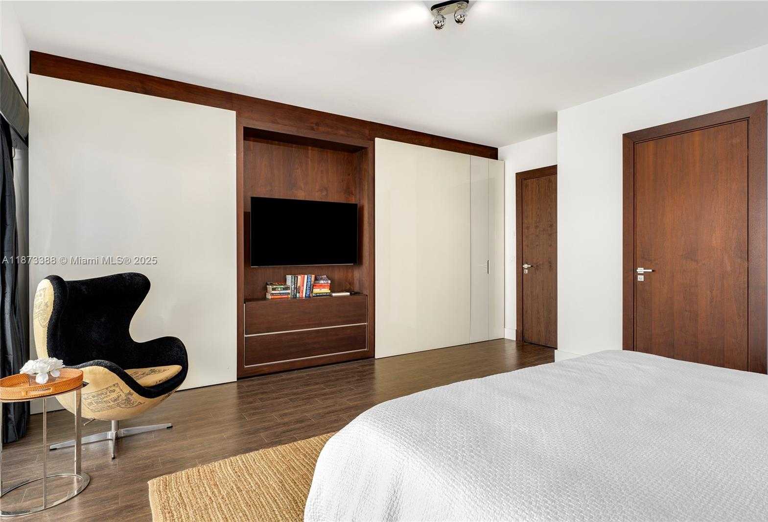 Small Image of 5344 FISHER ISLAND DR #5344, Miami Number 21
