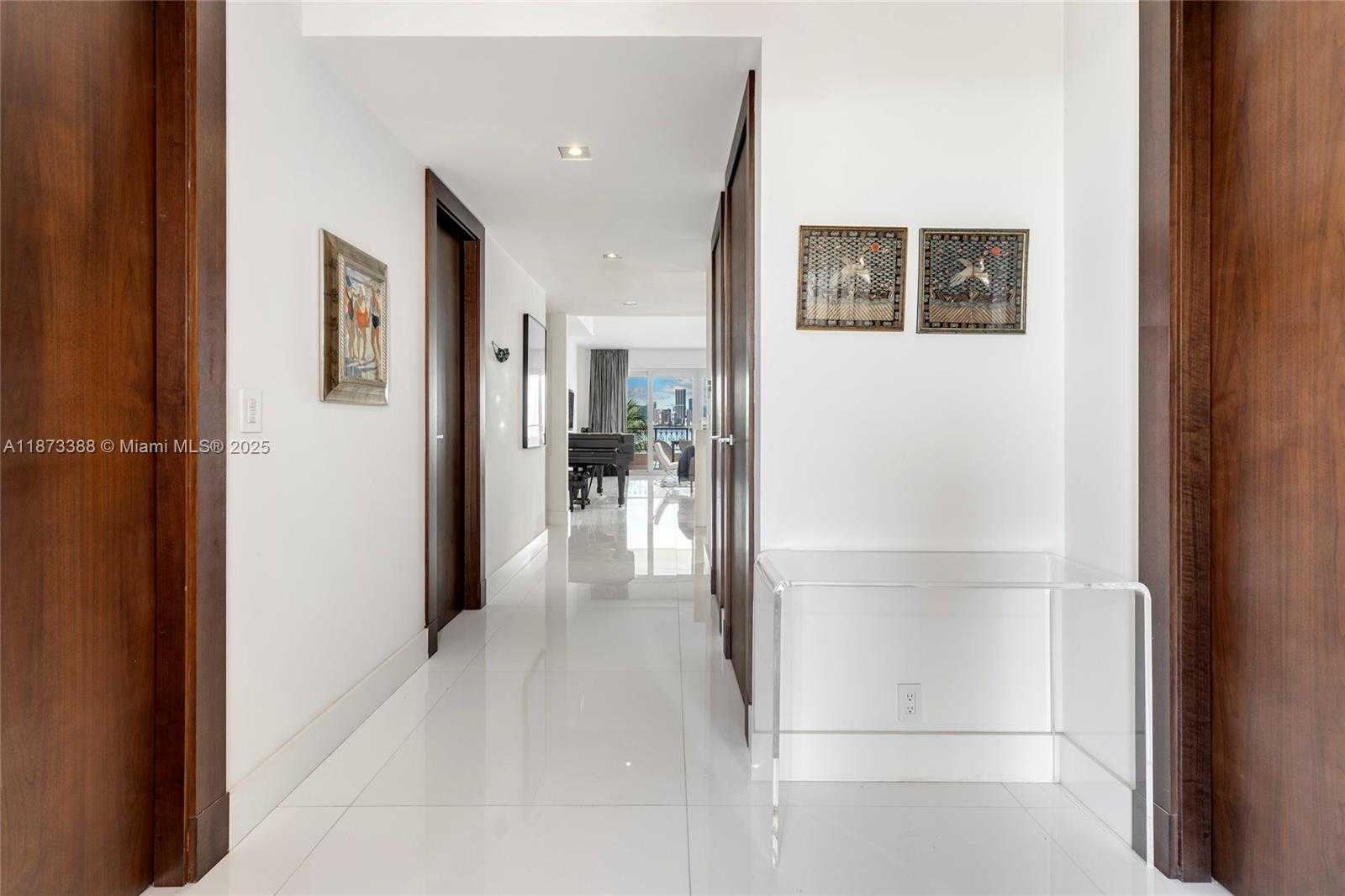 Small Image of 5344 FISHER ISLAND DR #5344, Miami Number 27