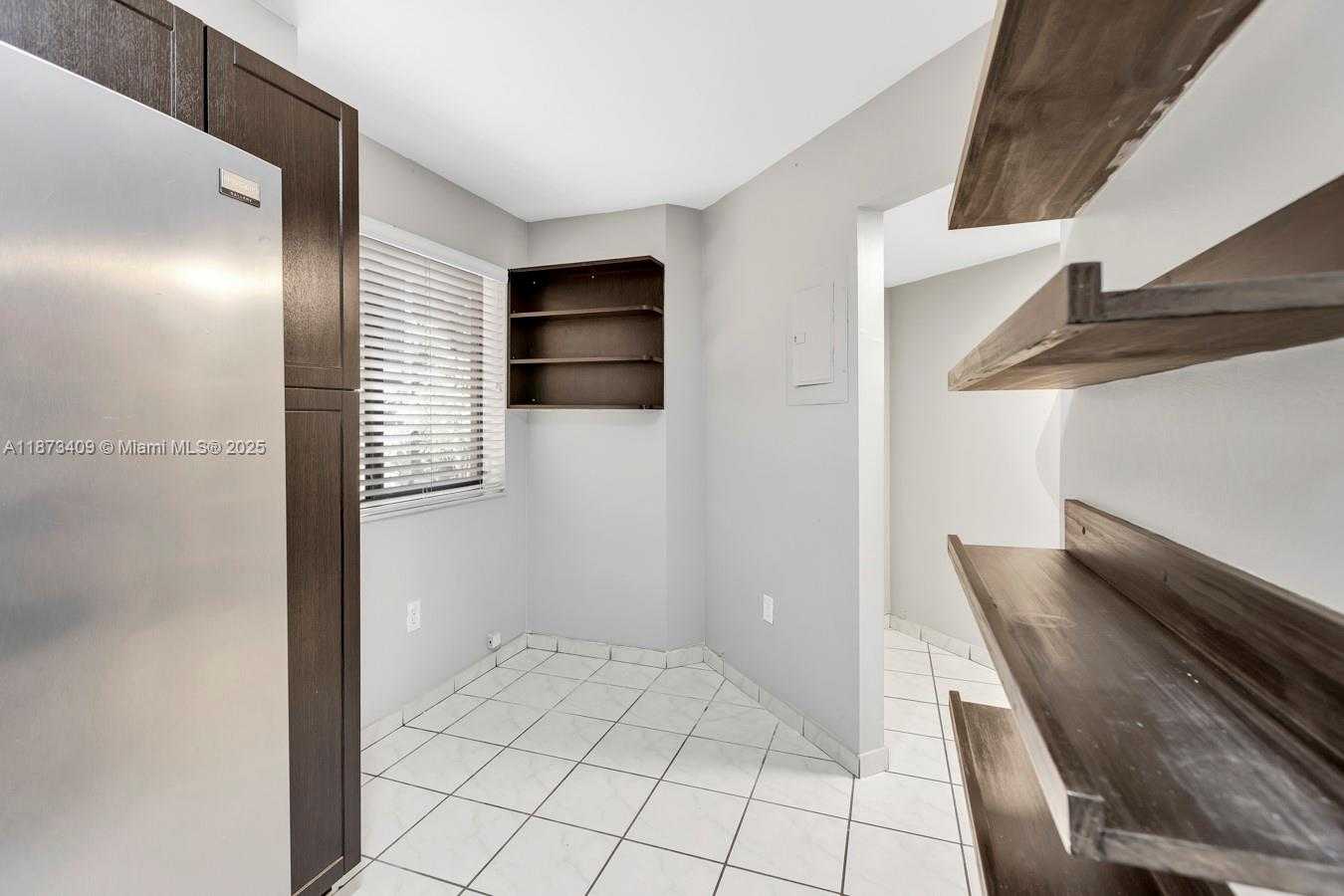 Small Image of 15525 MIAMI LAKEWAY N #106-8, Miami Lakes Number 10