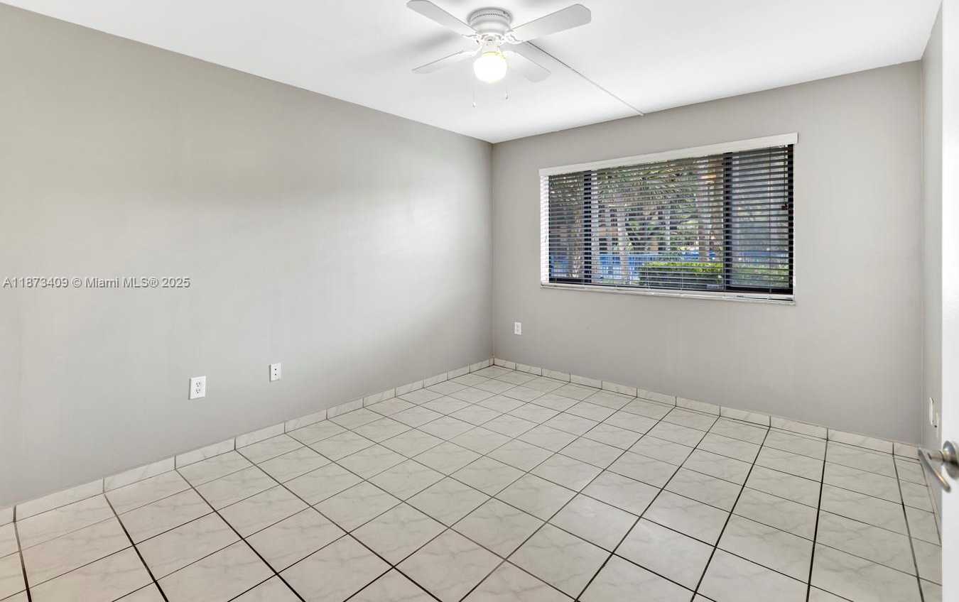 Small Image of 15525 MIAMI LAKEWAY N #106-8, Miami Lakes Number 14