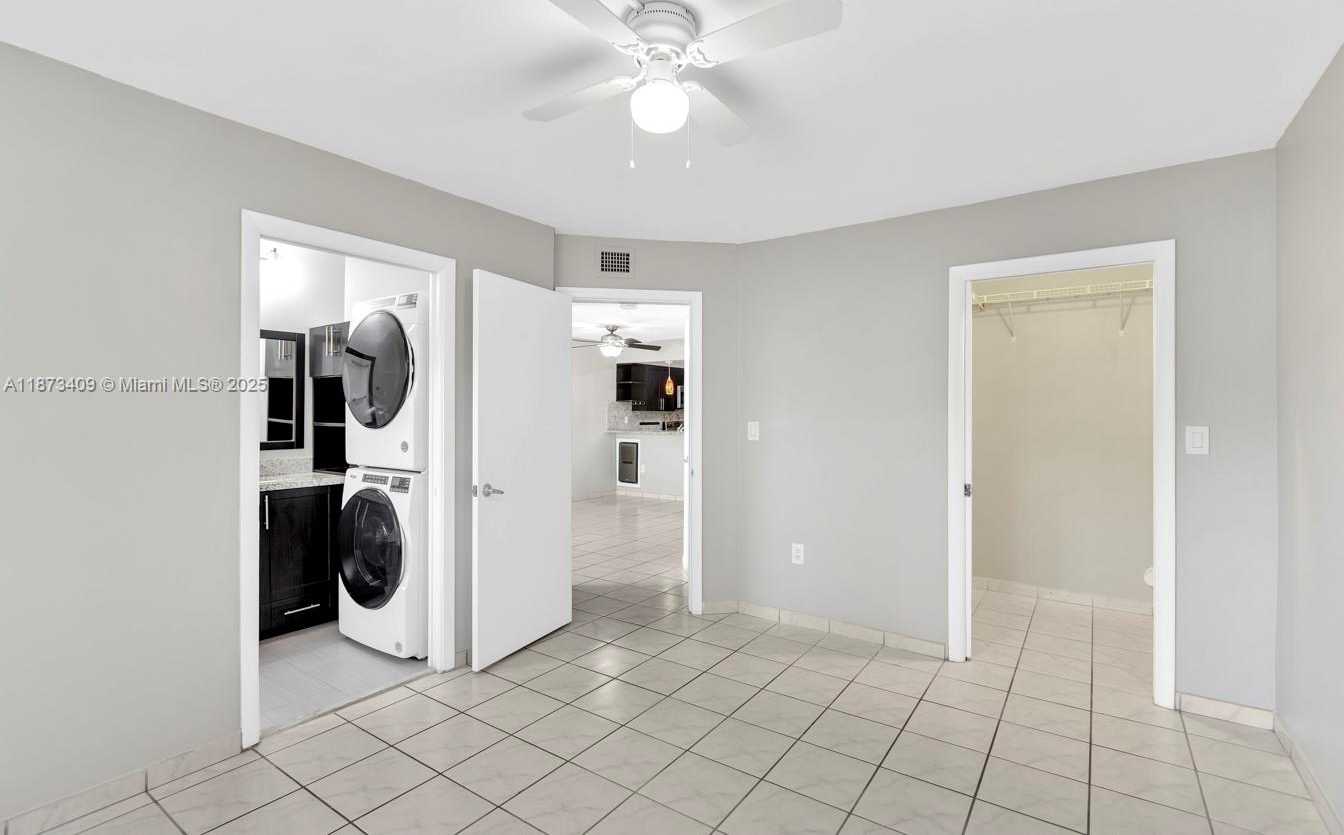 Small Image of 15525 MIAMI LAKEWAY N #106-8, Miami Lakes Number 16