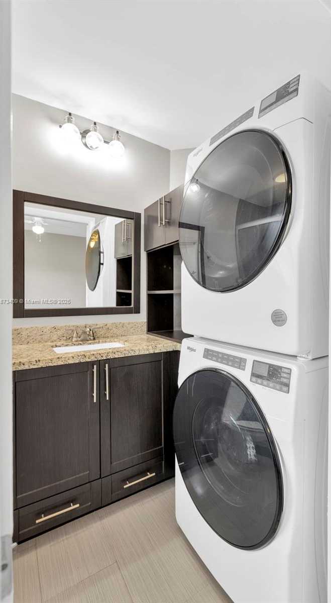 Small Image of 15525 MIAMI LAKEWAY N #106-8, Miami Lakes Number 17