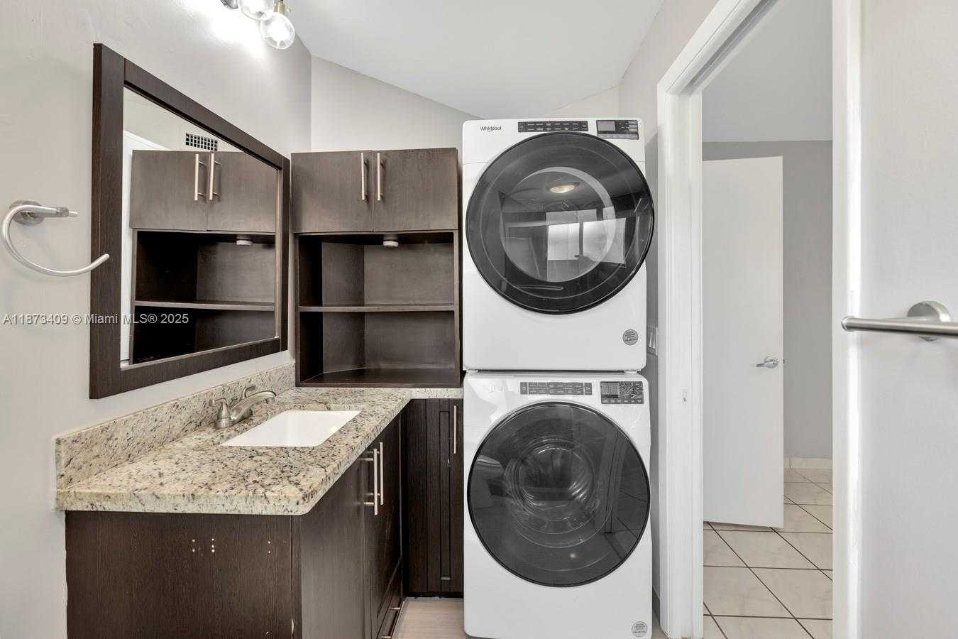 Small Image of 15525 MIAMI LAKEWAY N #106-8, Miami Lakes Number 19