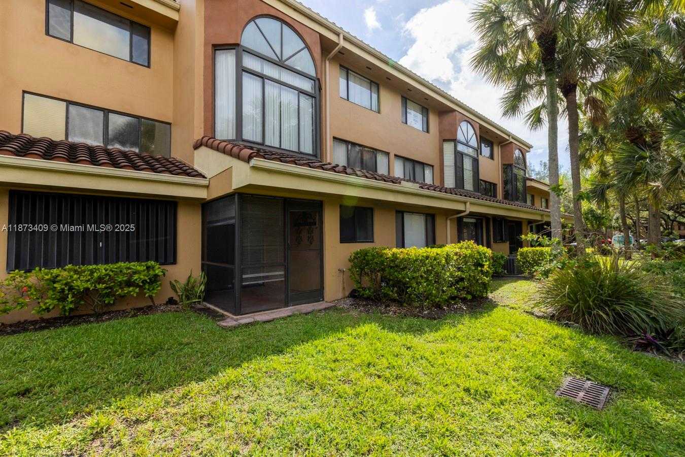 Small Image of 15525 MIAMI LAKEWAY N #106-8, Miami Lakes Number 2
