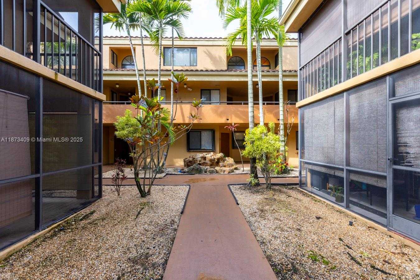 Small Image of 15525 MIAMI LAKEWAY N #106-8, Miami Lakes Number 23