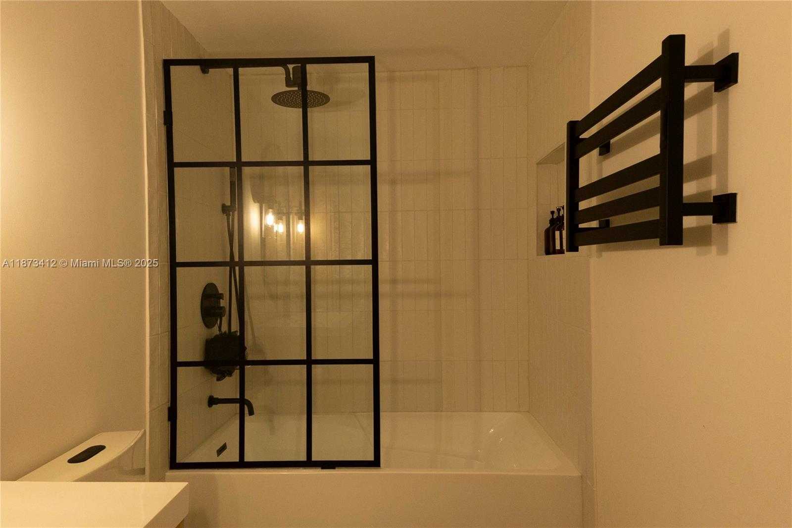 Small Image of 701 BRICKELL KEY BLVD #1106, Miami Number 4