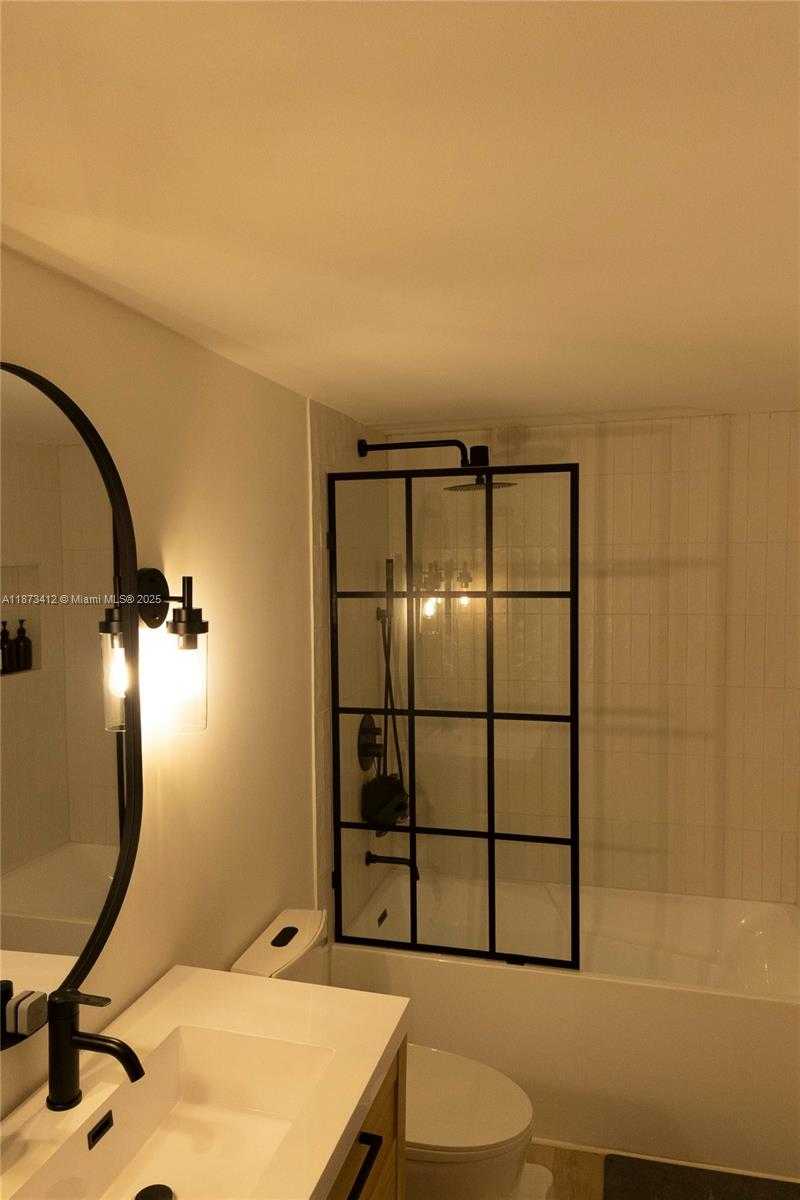 Small Image of 701 BRICKELL KEY BLVD #1106, Miami Number 5