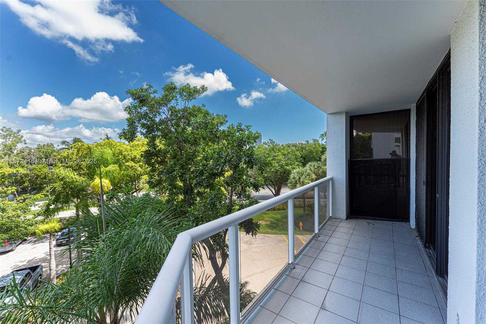 Small Image of 3640 YACHT CLUB DR #305, Aventura Number 16