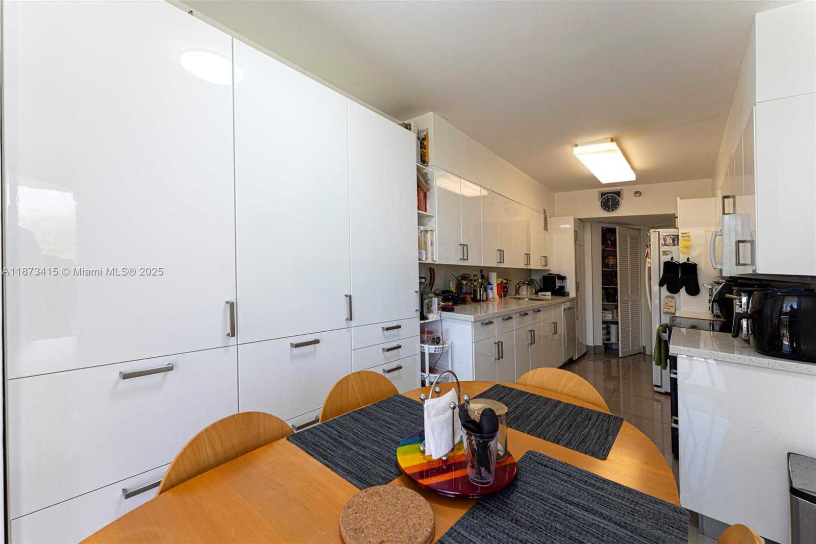 Small Image of 3640 YACHT CLUB DR #305, Aventura Number 24