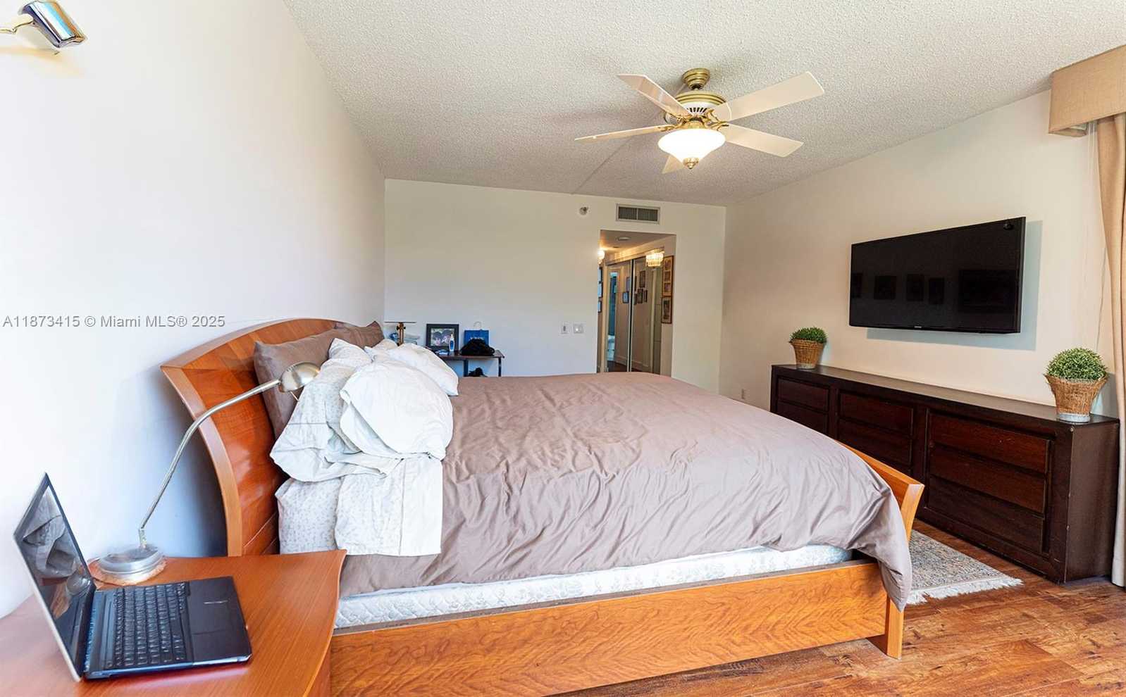 Small Image of 3640 YACHT CLUB DR #305, Aventura Number 26