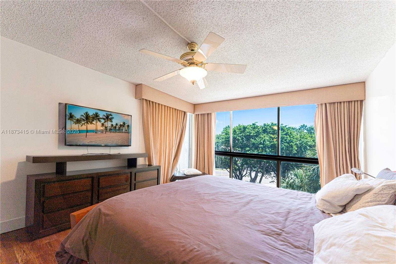 Small Image of 3640 YACHT CLUB DR #305, Aventura Number 29