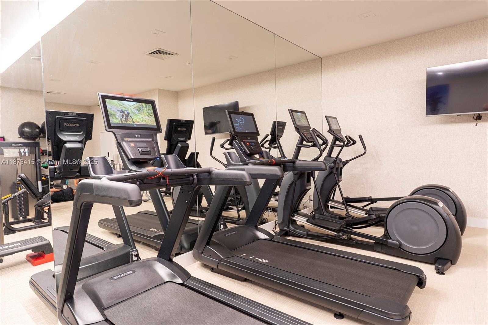 Small Image of 3640 YACHT CLUB DR #305, Aventura Number 41