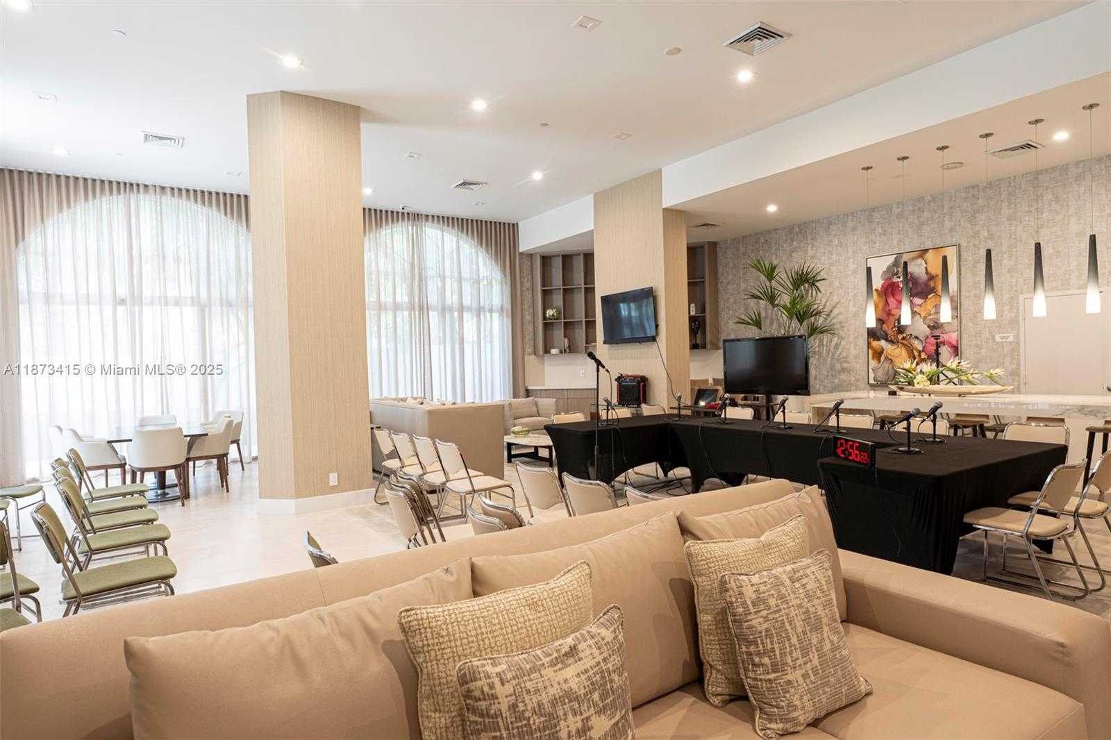 Small Image of 3640 YACHT CLUB DR #305, Aventura Number 45