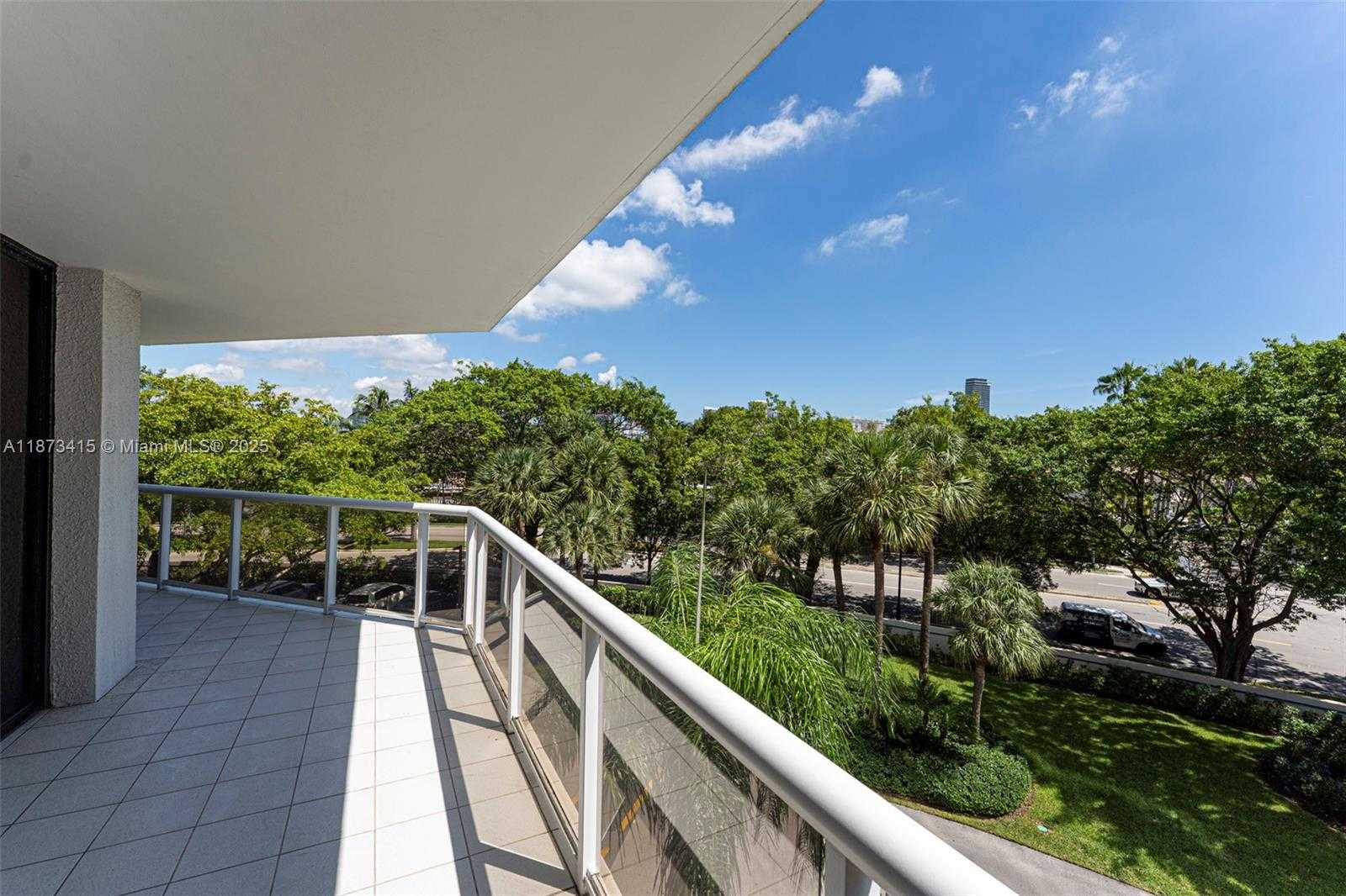 Small Image of 3640 YACHT CLUB DR #305, Aventura Number 5