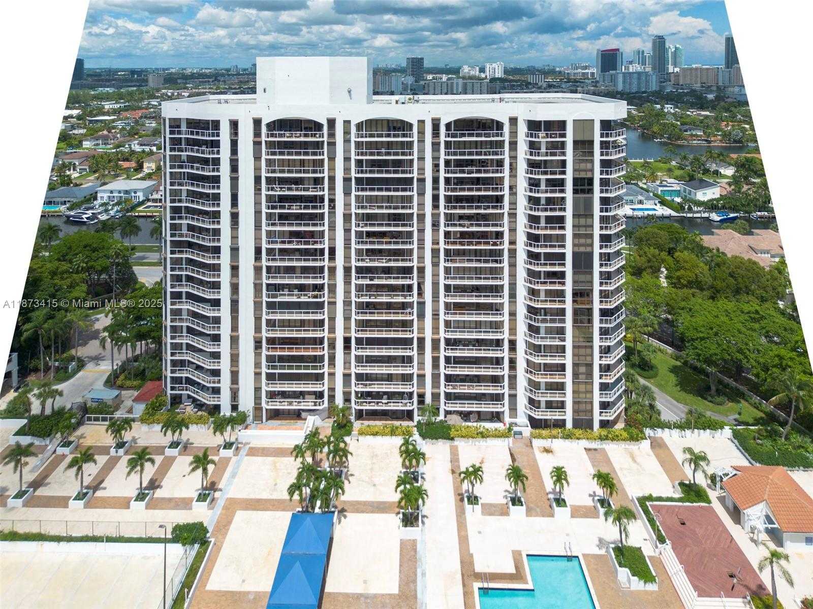 Small Image of 3640 YACHT CLUB DR #305, Aventura Number 52