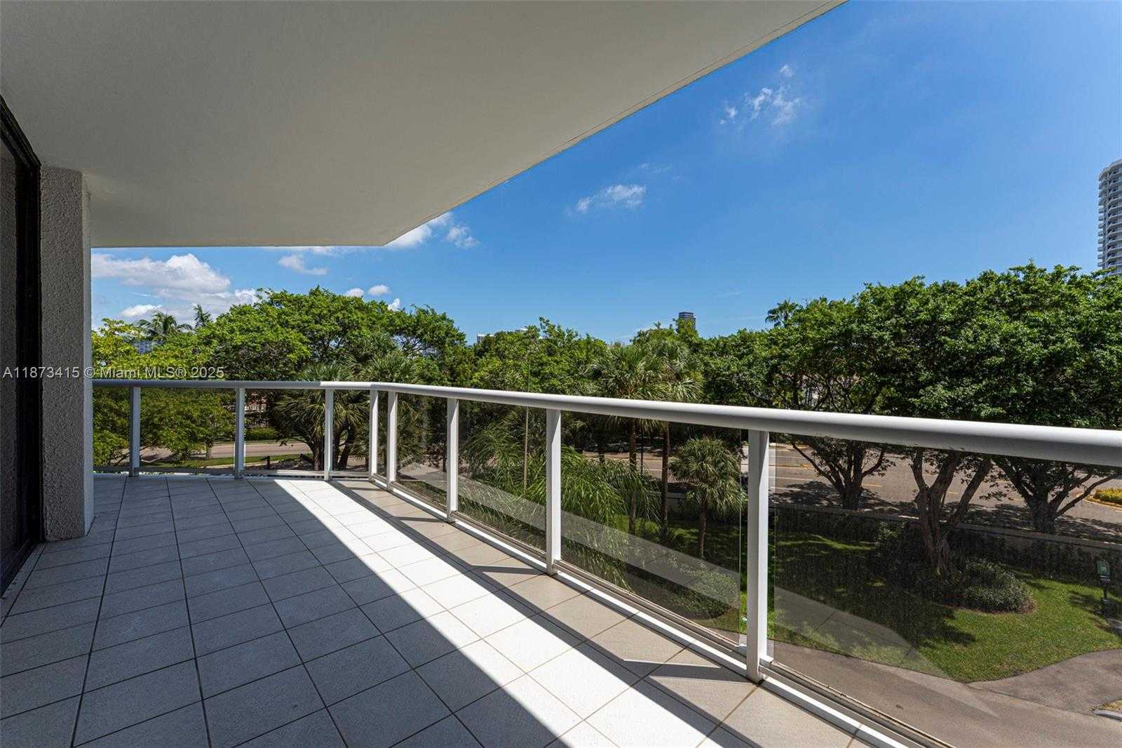 Small Image of 3640 YACHT CLUB DR #305, Aventura Number 6