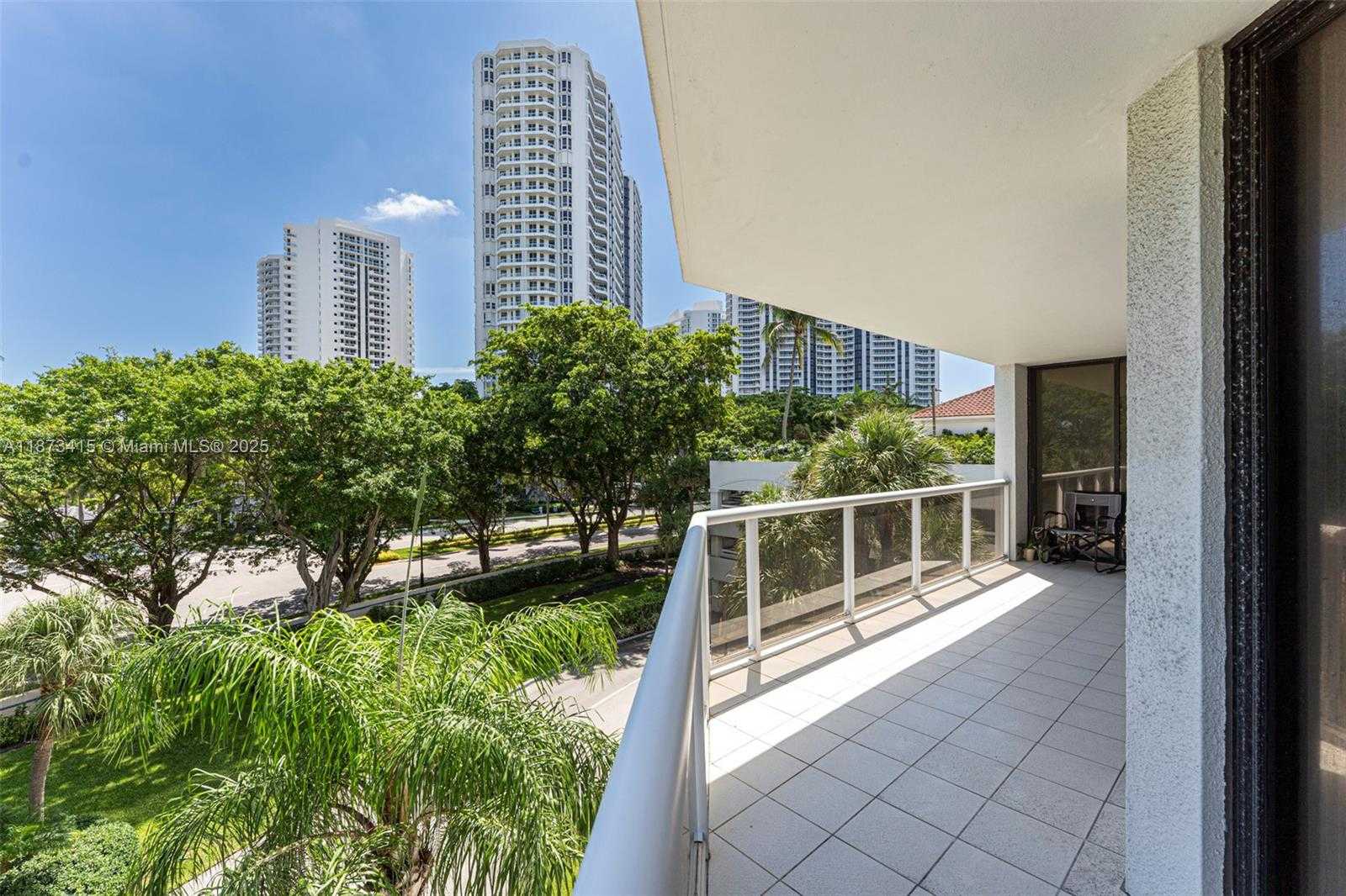 Small Image of 3640 YACHT CLUB DR #305, Aventura Number 8