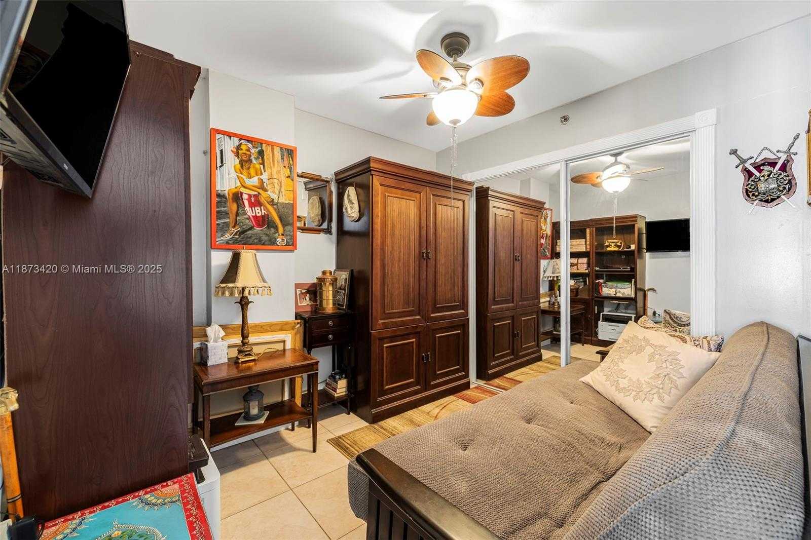 Small Image of 2401 COLLINS AVE #404, Miami Beach Number 11