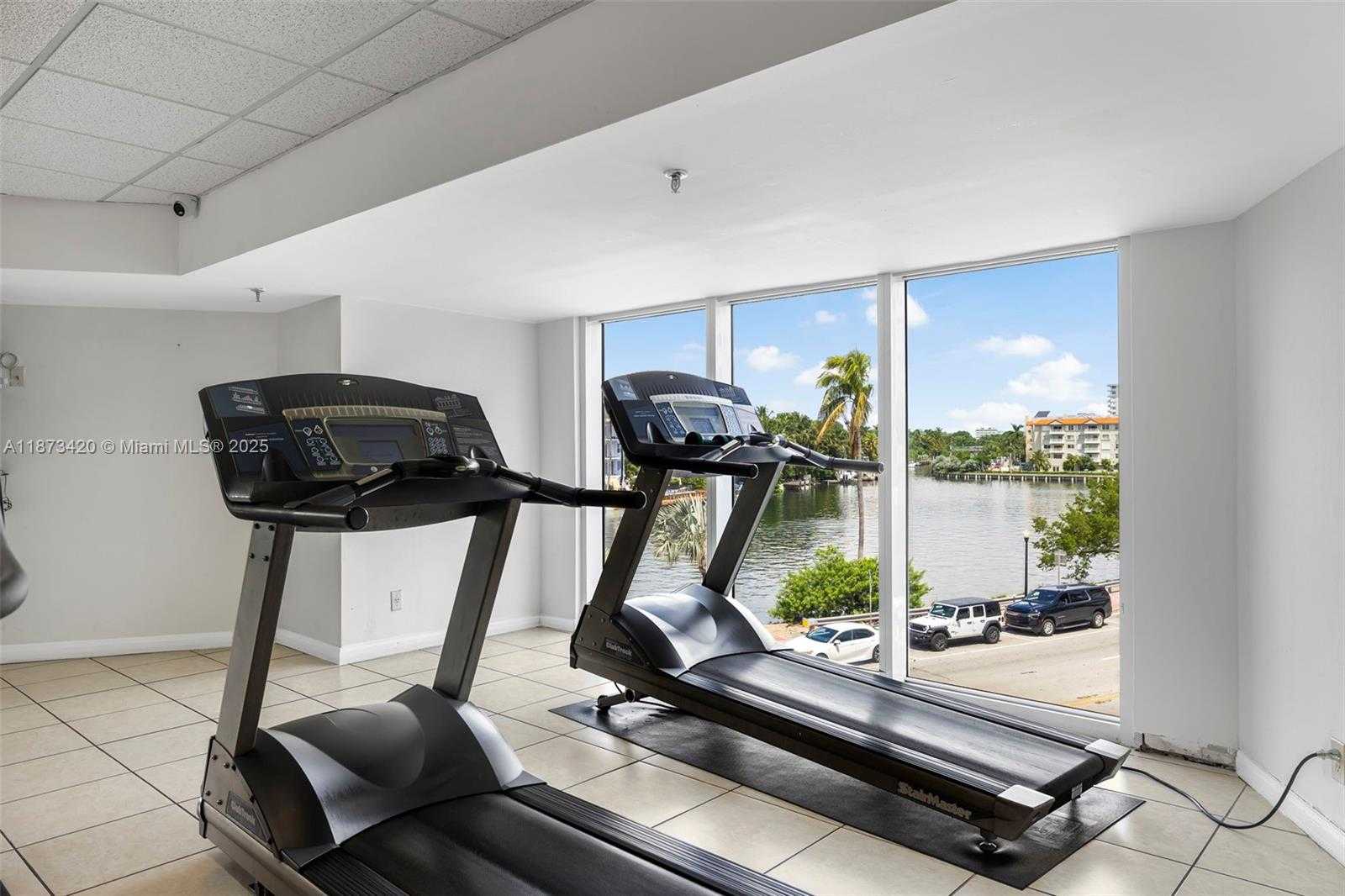 Small Image of 2401 COLLINS AVE #404, Miami Beach Number 12