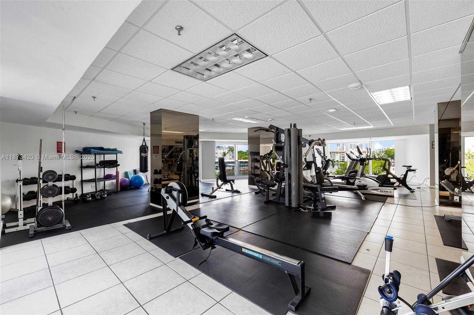 Small Image of 2401 COLLINS AVE #404, Miami Beach Number 13
