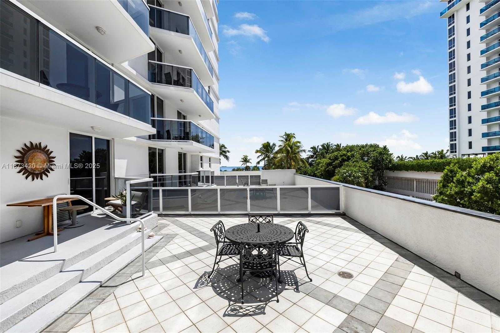 Small Image of 2401 COLLINS AVE #404, Miami Beach Number 24