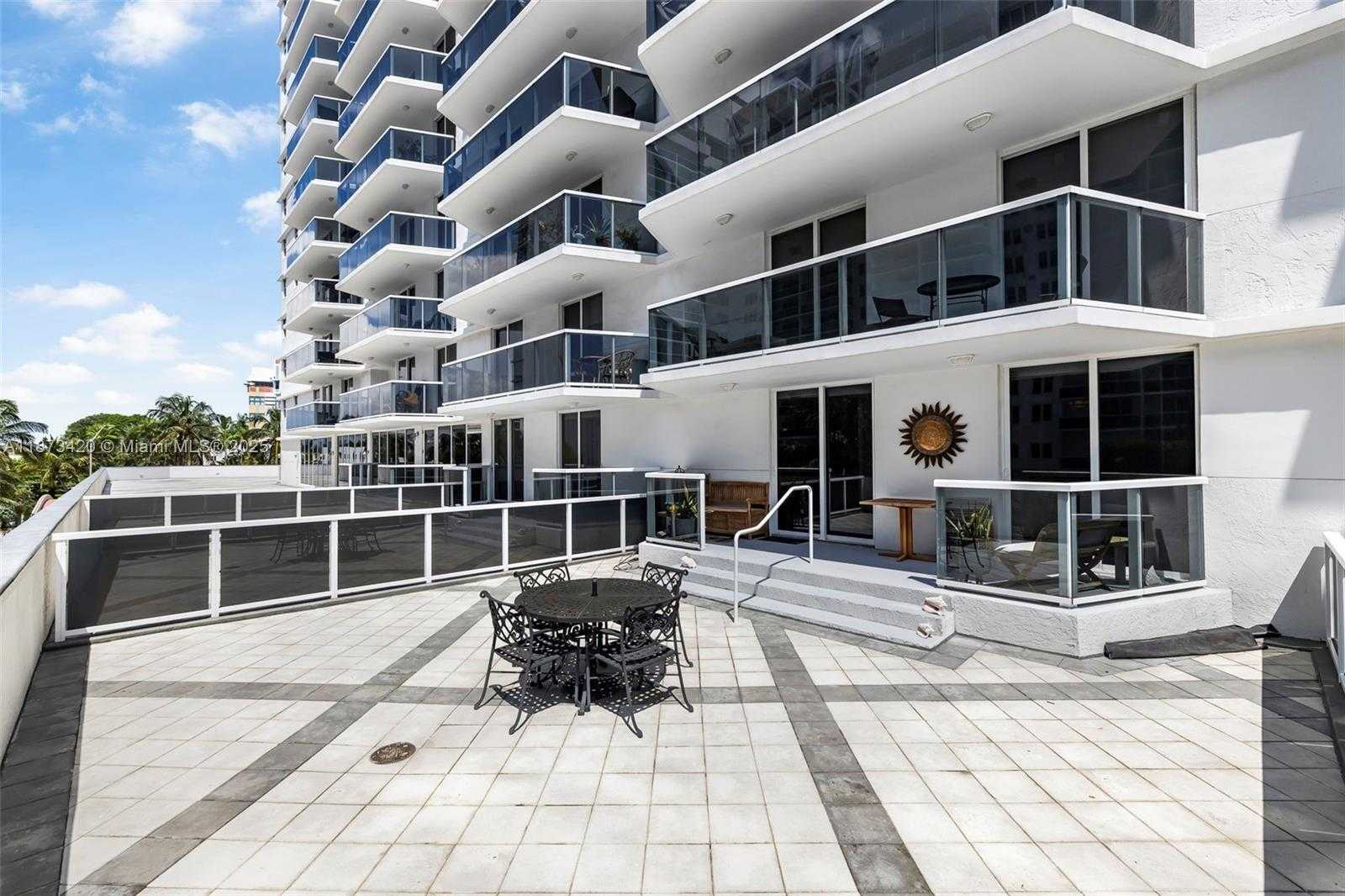 Small Image of 2401 COLLINS AVE #404, Miami Beach Number 25