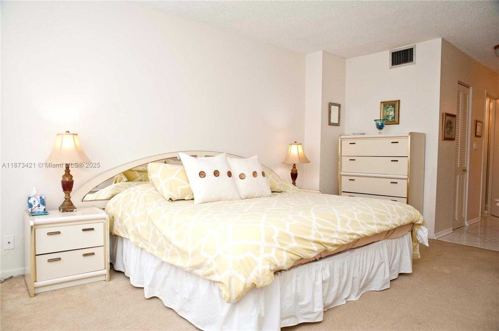 Small Image of 2201 SOUTH OCEAN DR #1606, Hollywood Number 14