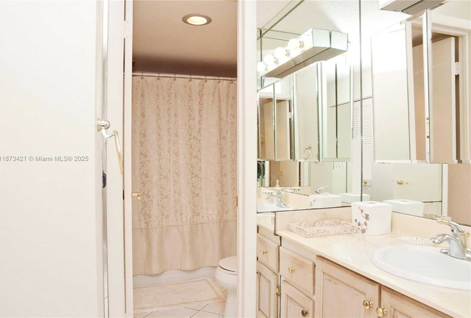 Small Image of 2201 SOUTH OCEAN DR #1606, Hollywood Number 16