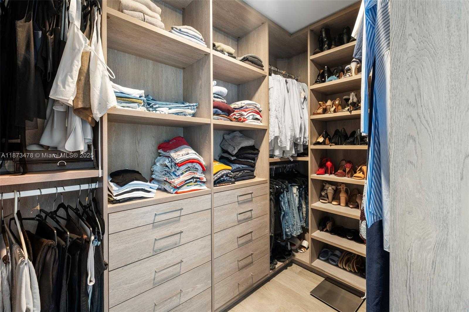 Small Image of 2020 NORTH BAYSHORE DR #3106, Miami Number 19