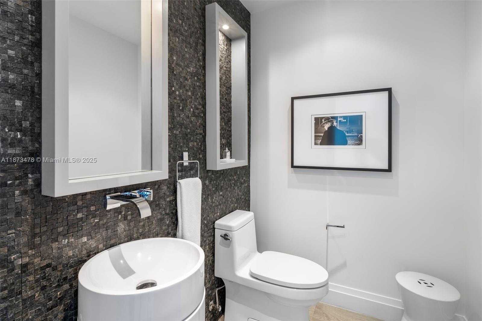Small Image of 2020 NORTH BAYSHORE DR #3106, Miami Number 27