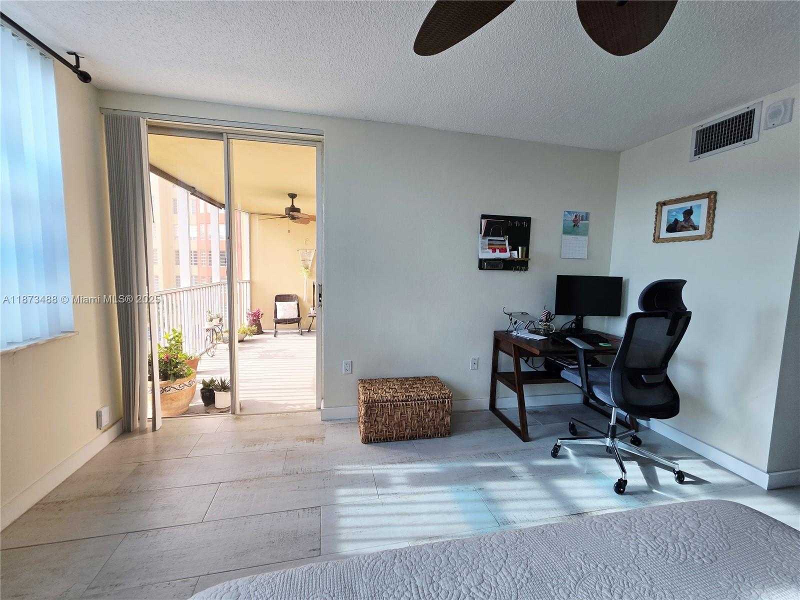 Small Image of 1750 NE 191st St, Miami, FL 33179, USA Number 12