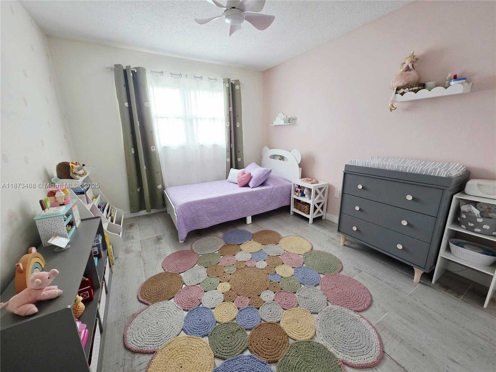 Small Image of 1750 NE 191st St, Miami, FL 33179, USA Number 14
