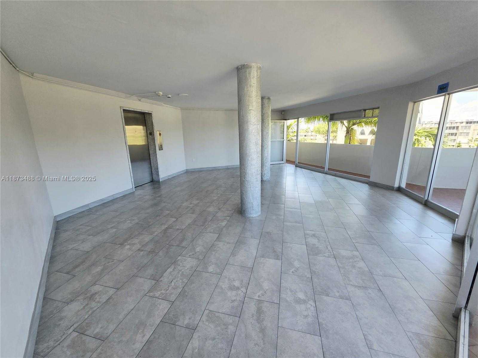 Small Image of 1750 NE 191st St, Miami, FL 33179, USA Number 25